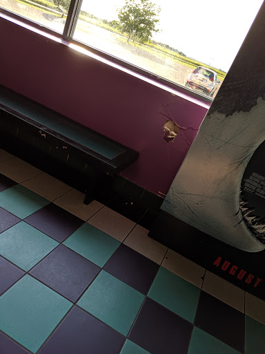Movie Theater «AMC Classic Sauk Valley 8», reviews and photos, 4110 30th St, Sterling, IL 61081, USA