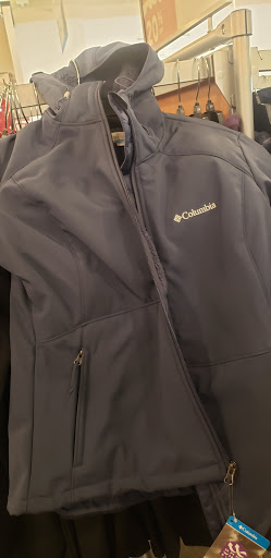 Sportswear Store «Columbia Sportswear Outlet Store», reviews and photos, 5885 Gulf Fwy #301, Texas City, TX 77591, USA