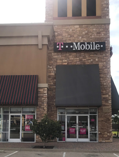 T-Mobile Arlington, 6401 S Cooper St Suite 145a, Arlington, TX 76001, USA, 