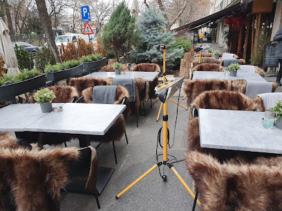 B3TON RestoBar - Bulevardul Marasesti Nr. 2B Bloc C Scara 3 Parter, București 040254, Romania