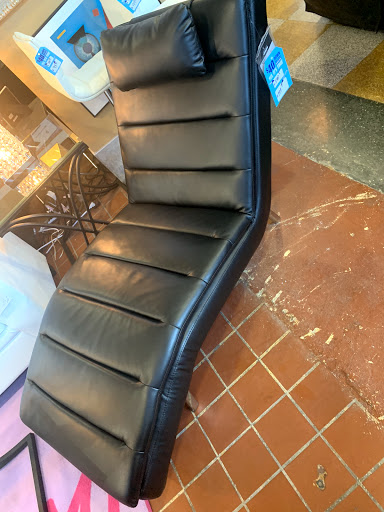 Furniture Store «Robinson Furniture», reviews and photos, 3180 E Jefferson Ave, Detroit, MI 48207, USA