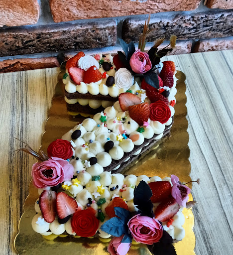 Birthday cakes in Antalya
