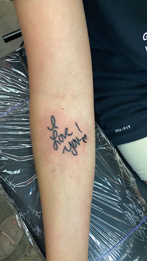 Tattoo Shop «Knuckle Up Tattoo Co.», reviews and photos, 2083 Irvin Cobb Dr, Paducah, KY 42003, USA