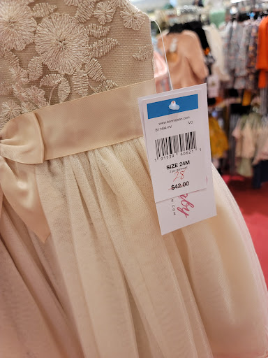 Department Store «Von Maur», reviews and photos, 115 Iowa River Landing Pl, Coralville, IA 52241, USA