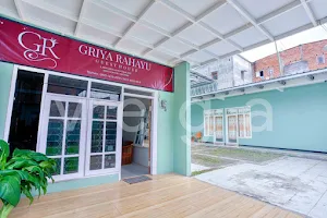 Griya Rahayu Guesthouse Mitra RedDoorz near Jatim Park 2 Batu image