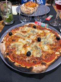 Plats et boissons du Restaurant L'Énigme Tapas & Pizza à Fleury - n°5