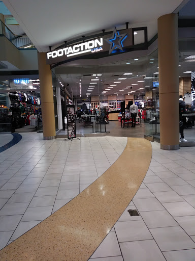 Shopping Mall «The Shops of Grand Avenue», reviews and photos, 275 W Wisconsin Ave, Milwaukee, WI 53203, USA