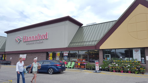 Hannaford Supermarket, 107 Wells Plaza, Wells, ME 04090, USA, 
