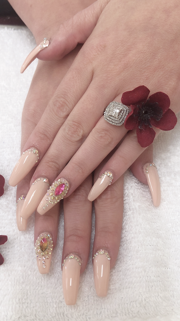 CITY NAILS 33844