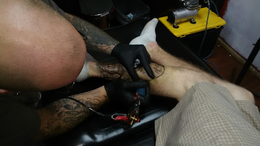 Tattoo Shop «Skin Tight Tattoo», reviews and photos, 2863 W Sunrise Blvd, Fort Lauderdale, FL 33311, USA