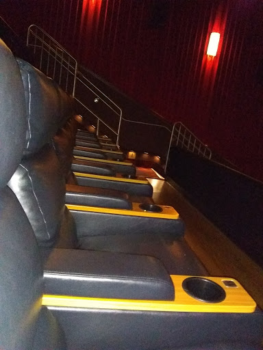 Movie Theater «Regal Cinemas Lancaster Mall 11», reviews and photos, 831 Lancaster Dr NE, Salem, OR 97301, USA