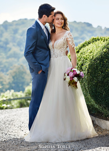 Bridal Shop «USA Bridal», reviews and photos, 1850 S Hurstbourne Pkwy #150, Louisville, KY 40220, USA