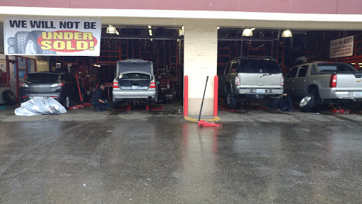 Tire Shop «Discount Tire Store - Lakewood, WA», reviews and photos, 2214 84th St S, Lakewood, WA 98499, USA