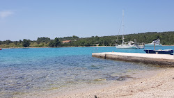 Kamenica beach'in fotoğrafı geniş bir kıyı şeridi ile birlikte
