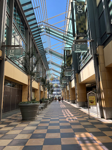Shopping Mall «Sherman Oaks Galleria», reviews and photos, 15301 Ventura Blvd, Sherman Oaks, CA 91403, USA