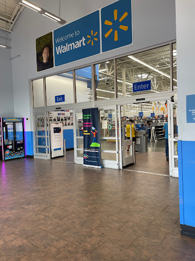 Discount Store «Walmart», reviews and photos, 19191 N Kelsey Street, Monroe, WA 98272, USA
