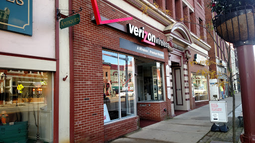 Verizon Authorized Retailer - A Wireless, 1241 Liberty St, Franklin, PA 16323, USA, 
