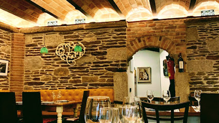 Restaurante Meson Fonte de Zeta - Praza da Fonte da Zeta, 5, 36300 Baiona La Real, Pontevedra, Spain