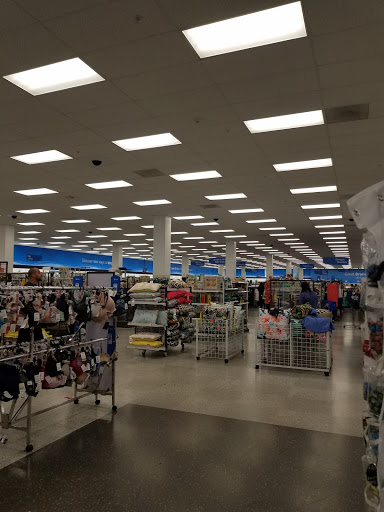 Clothing Store «Ross Dress for Less», reviews and photos, 3203 N State Rd 7, Lauderdale Lakes, FL 33319, USA