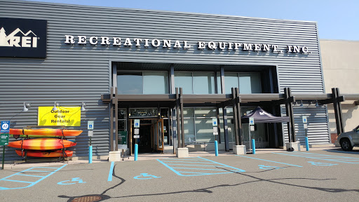 REI, 280 NJ-10, East Hanover, NJ 07936, USA, 