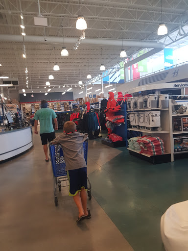 Marine Supply Store «West Marine», reviews and photos, 2401 S Andrews Ave, Fort Lauderdale, FL 33316, USA