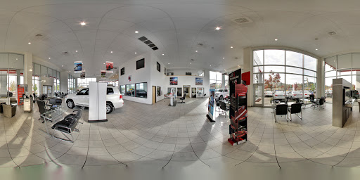 Toyota Dealer «Lithia Toyota of Springfield», reviews and photos, 163 S 9th St, Springfield, OR 97477, USA