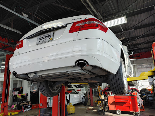 Auto Repair Shop «Auto Motion Sales and Repair», reviews and photos, 4419 Excelsior Blvd, St Louis Park, MN 55416, USA