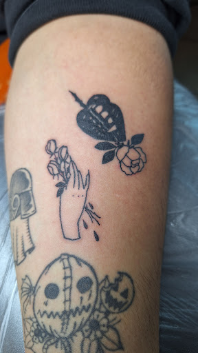 Explore around the knee tattoo ideas, creative tattoo ideas in Alamogordo, available at Art By Nate