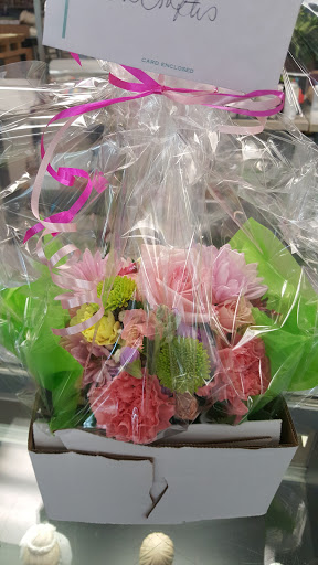 Gift Basket Store «Little Flower Shop», reviews and photos, 437 N Wellwood Ave, Lindenhurst, NY 11757, USA