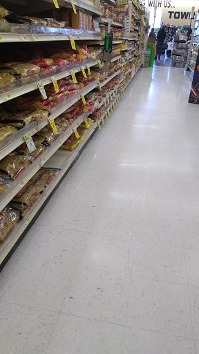 Grocery Store «Town & Country Supermarket», reviews and photos, 719 E Main St, Willow Springs, MO 65793, USA