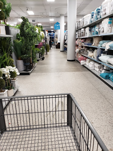 Shopping Mall «Oakland Mall», reviews and photos, 412 W 14 Mile Rd, Troy, MI 48083, USA