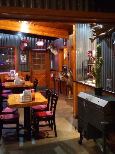 Barbecue Restaurant «Warthog Barbeque Pit», reviews and photos, 4921 20th St E, Fife, WA 98424, USA