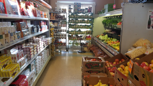 Grocery Store «Teremok», reviews and photos, 5519 Hemlock St, Sacramento, CA 95841, USA