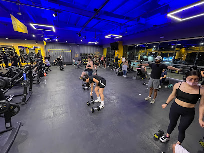 Gimnasio Smart Fit - Loma Sur 💪🏼 - Av. Cristóbal Colón 4965, Balcones de Santa María, 45606 San Pedro Tlaquepaque, Jal., Mexico