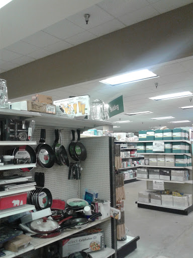 Discount Store «Bargain Hunt», reviews and photos, 250 John W Morrow Jr Pkwy #100, Gainesville, GA 30501, USA