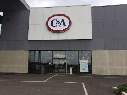 Magasin de vêtements C&A Avermes