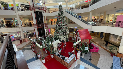 Shopping Mall «Willow Grove Park Mall», reviews and photos, 2500 W Moreland Rd, Willow Grove, PA 19090, USA