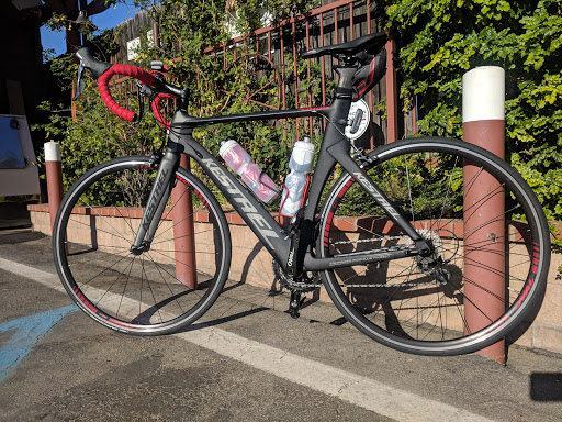 Grocery Store «Chatsworth Lake Market», reviews and photos, 23400 Lake Manor Dr, Chatsworth, CA 91311, USA