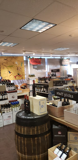 Liquor Store «Wakefield Liquors», reviews and photos, 667 Kingstown Rd, Wakefield, RI 02879, USA