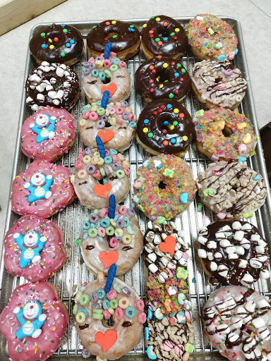 Donut Shop «Honeys Donuts», reviews and photos, 4801 Laguna Blvd # 102, Elk Grove, CA 95758, USA