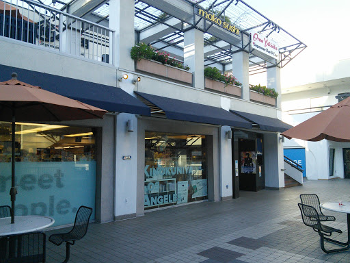 Shopping Mall «Weller Court», reviews and photos, 123 Astronaut E S Onizuka St, Los Angeles, CA 90012, USA