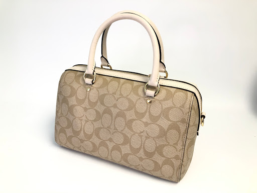 Pawn Shop «Sterling & Knight Jewelry & Pawn», reviews and photos, 109 E St Charles Rd, Villa Park, IL 60181, USA