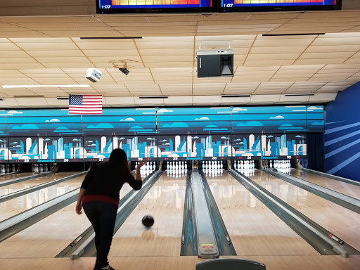Bowling Alley «Brunswick Zone Playmor Bowl», reviews and photos, 5840 Buttermilk Hollow Rd, Pittsburgh, PA 15207, USA