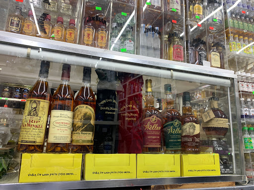 Liquor Store «Peachtree Package Store», reviews and photos, 300 Peachtree St NE # Cs1, Atlanta, GA 30308, USA