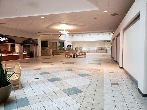 Forest Mall, 835 W Johnson St, Fond du Lac, WI 54935, USA, 