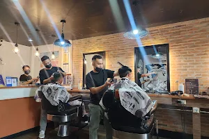 Sleek and Dapper Barbershop-Legazpi Branch image