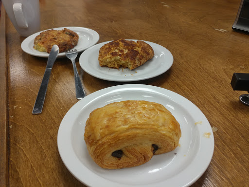 Pastry Shop «Au Peche Mignon», reviews and photos, 1415 Timberlane Rd, Tallahassee, FL 32312, USA