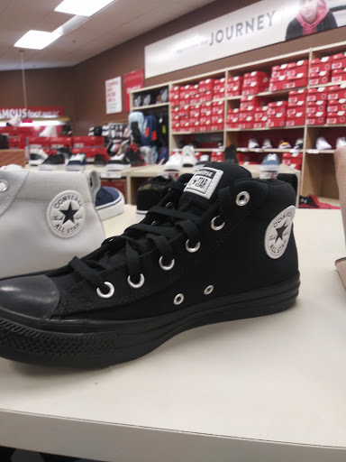 Shoe Store «Famous Footwear», reviews and photos, 2419 Claribel Rd, Riverbank, CA 95367, USA