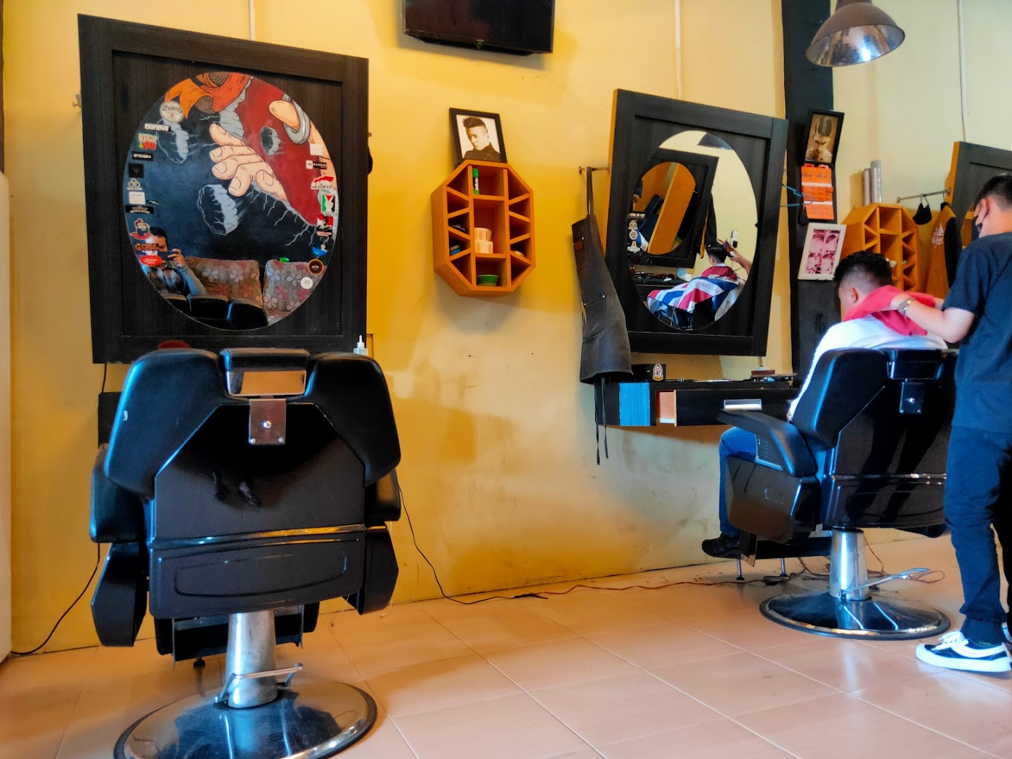 Raden The Barber Barbershop Ketapang Photo