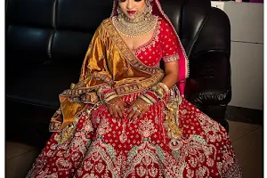 Naturals Salon - Party Makeup Beauty Salon | Bridal Makeup Artist In Lucknow image